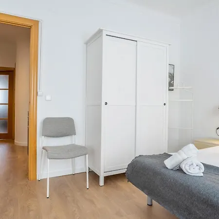 Housalia Lepant 3 Bedroom 300 Meters De Sagrada Familia Apartment *
